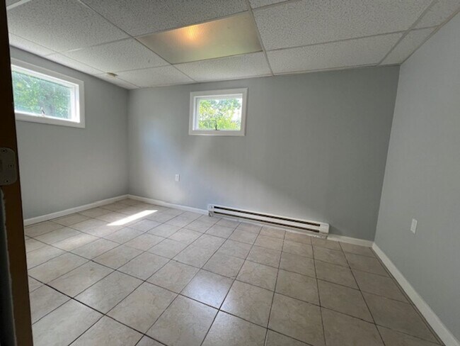 Building Photo - 33 Leland Ave