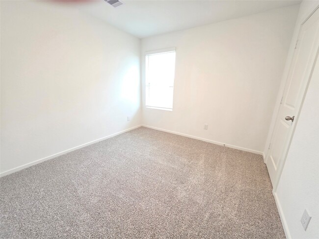 Building Photo - 40821 Hawthorne Glades St