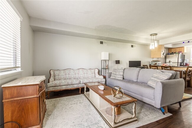 Building Photo - 644 Eastbrooke Ln