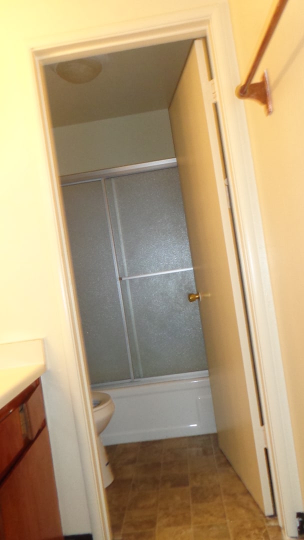 Building Photo - 2 Bedroom Condo