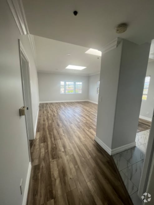 Building Photo - 1072 Laguna Ave