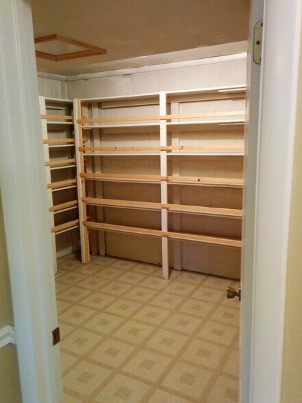Food storage - 1418 N 650 W
