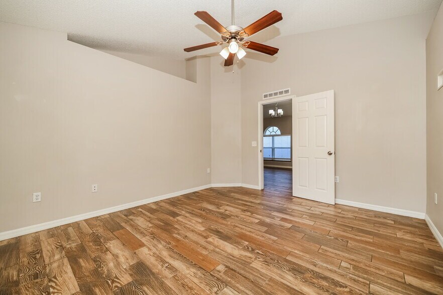 Building Photo - 13719 Gentle Woods Ave