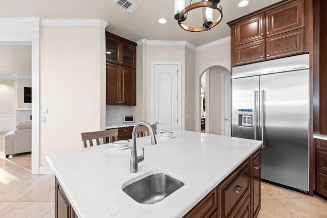Building Photo - 1400 Camelback