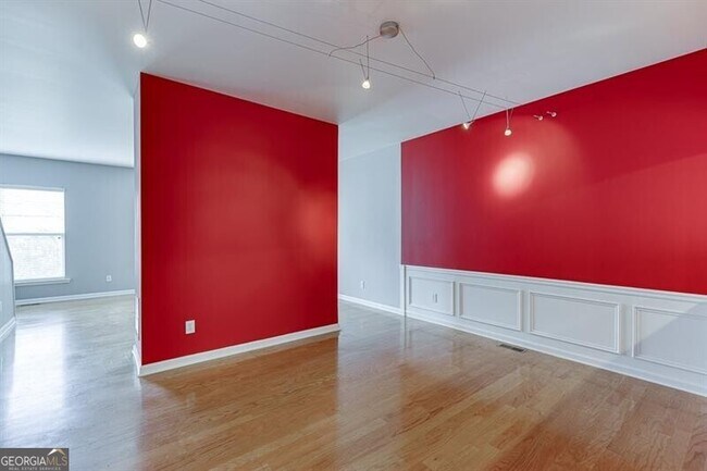 Building Photo - 805 Tulip Poplar Way