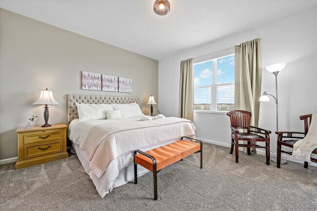 Building Photo - 1053 Splash Shot Pl