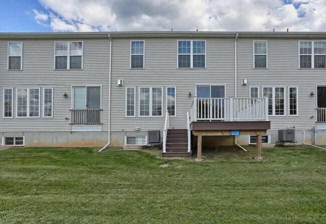 Building Photo - TOWNHOME AVAILABLE IN THE CHARTER HOMES - DEER RUN COMMONS