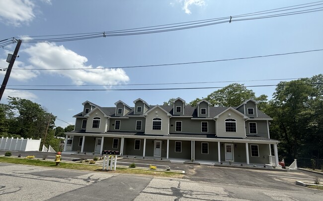Building Photo - 167 Canton St