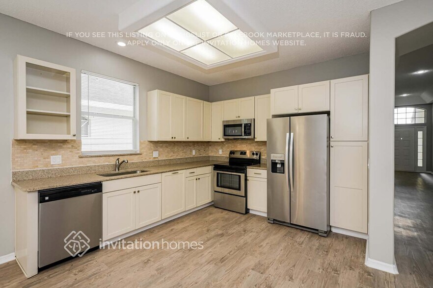 Building Photo - 1952 Bridgeview Cir