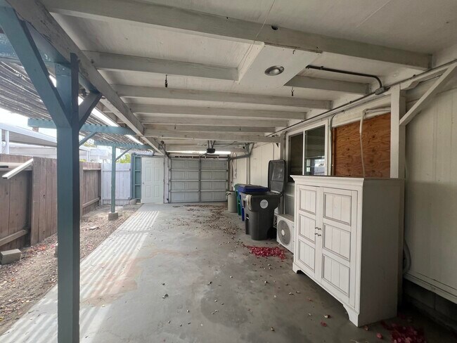 Building Photo - 69470 Midpark Dr