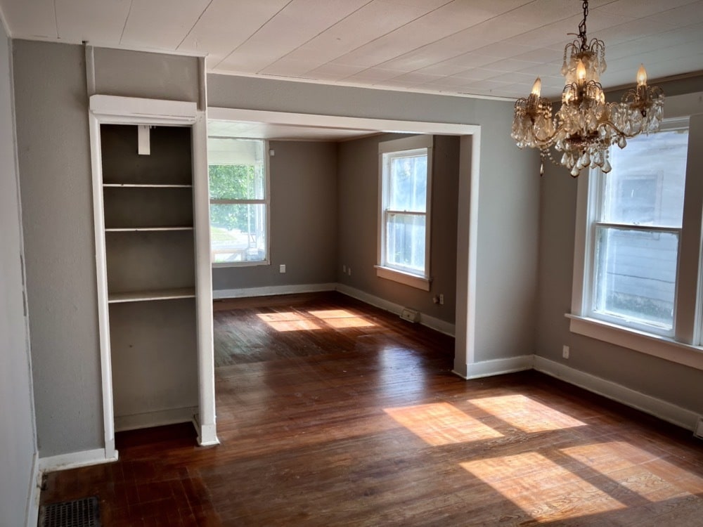 Building Photo - 2505 E 2nd St N