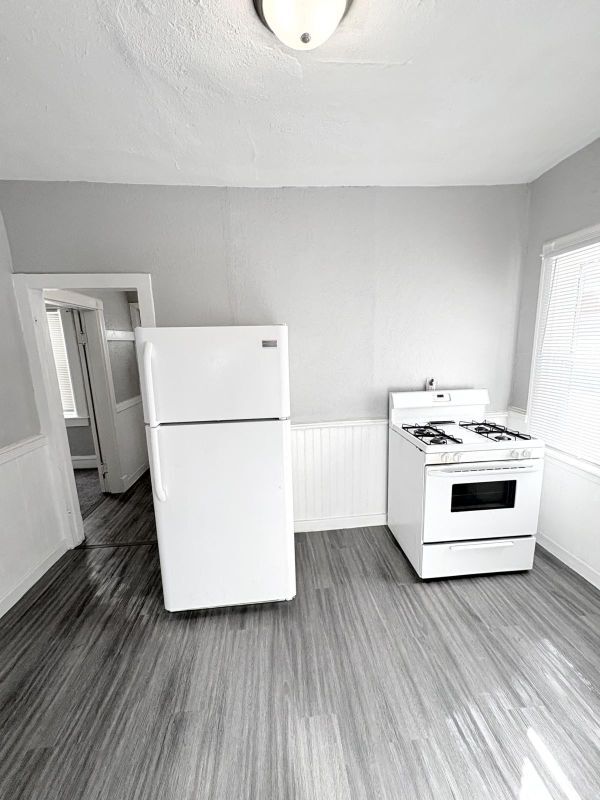 Building Photo - 2708 7th Ave