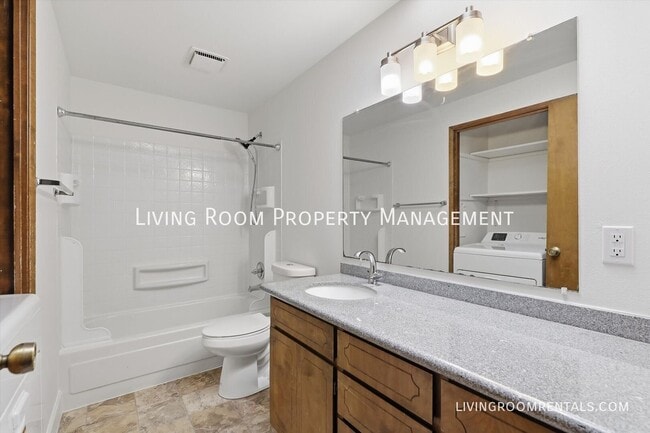 Building Photo - 2114 SE 92nd Ave