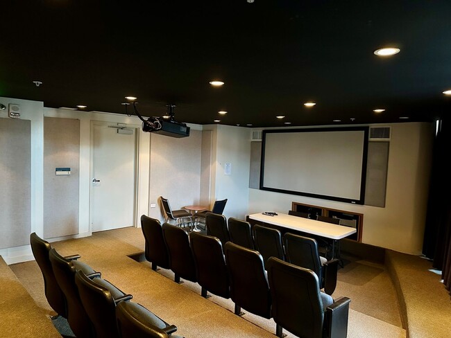 Building Photo - Moana Pacific West Tower 1BR/1BA/1PK