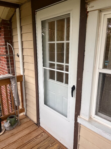 Building Photo - 176 Walnut St