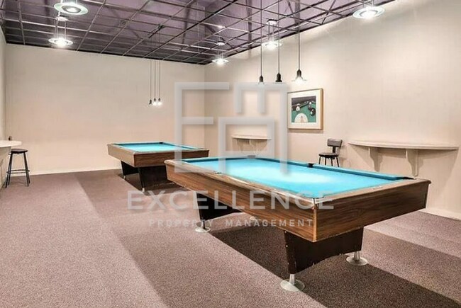 Building Photo - Upper 2/1 With New Carpets, Updated Kitchen and Many Many Many Community Features!