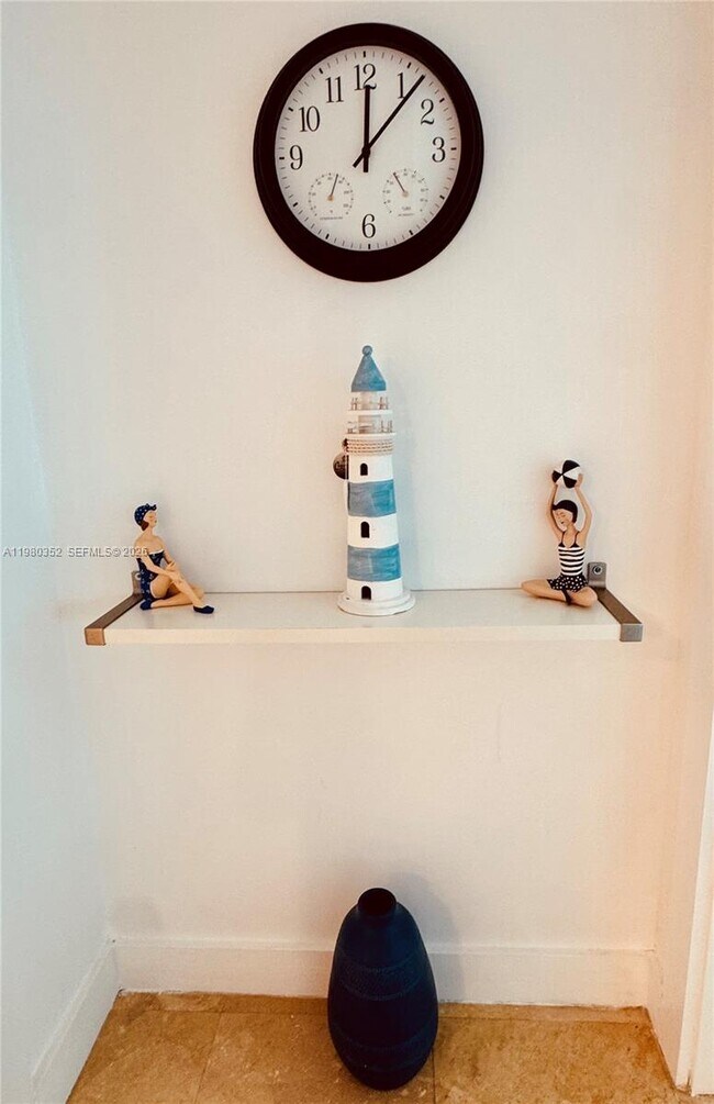 Building Photo - 2301 Collins Ave