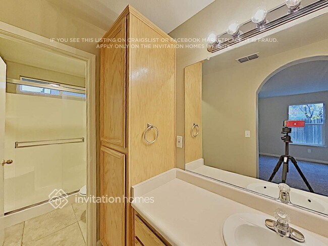 Building Photo - 405 3rd St