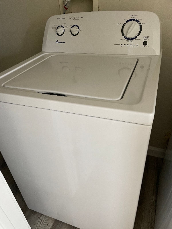 Building Photo - 755 River Rd