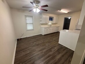 Building Photo - 1010 Larkin Dr