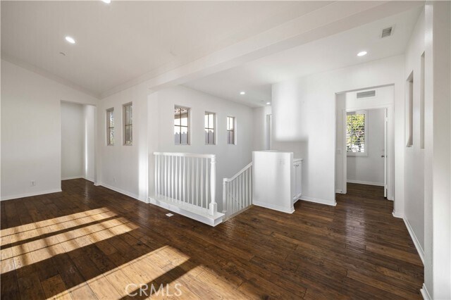 Building Photo - 60 Peony