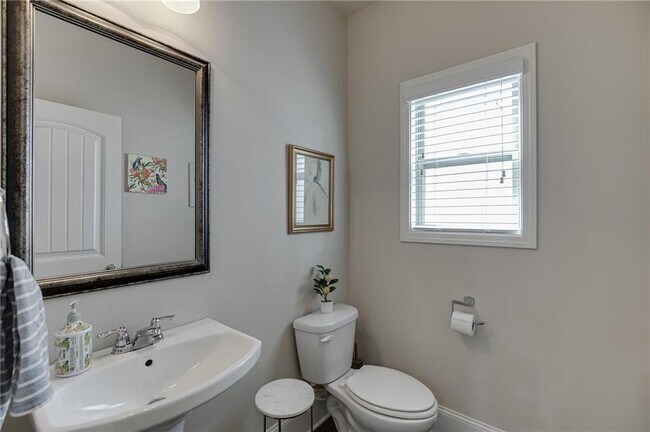 Building Photo - 6896 Big Sky Dr