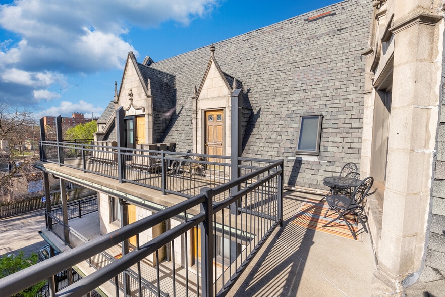 Building Photo - 4938 S Drexel Blvd