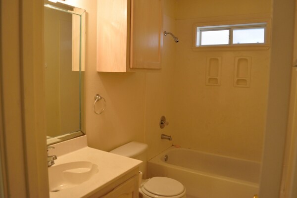 Building Photo - 2315 Moonlight Ln