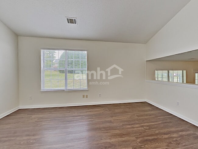 Building Photo - 7132 New Dale Rd