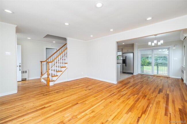 Building Photo - 3883 Franklin Ave