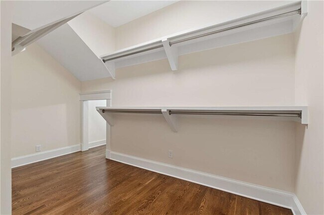 Building Photo - 1511 McLendon Ave NE