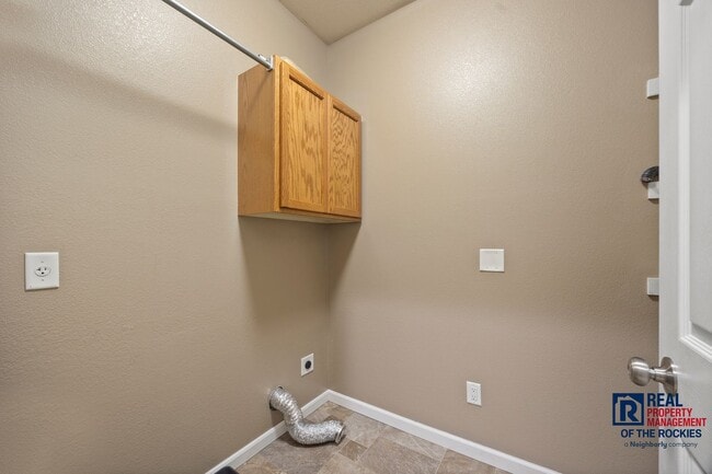 Building Photo - Charming Main Floor Condo in Water Valley