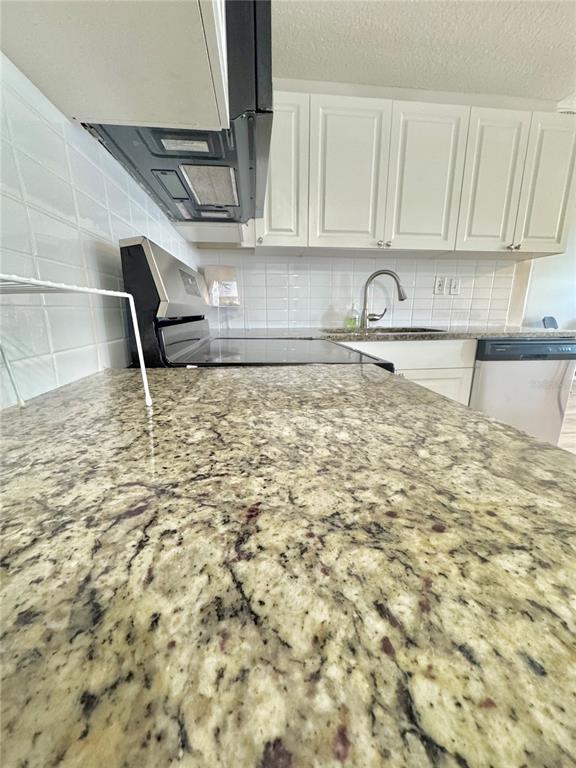 Building Photo - 2336 Nansen Ave