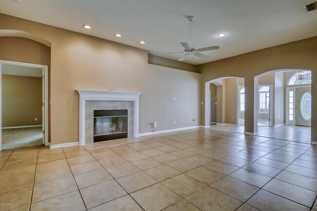 Building Photo - 442 Big Tree Rd