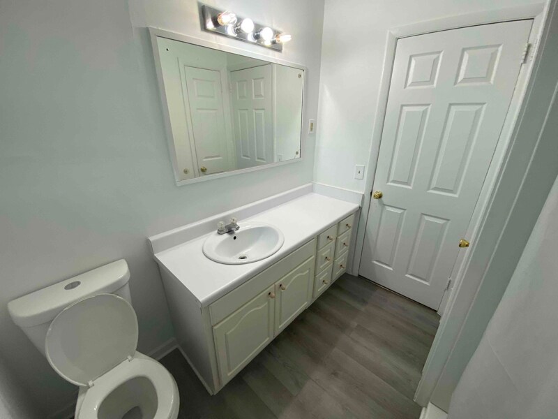 Building Photo - 104 Stewart Dr