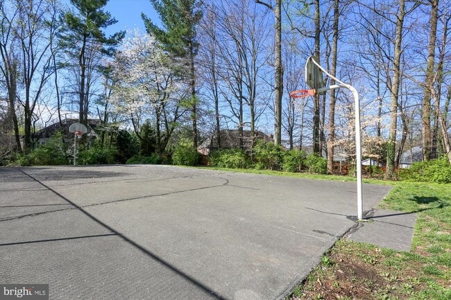 Building Photo - 6403 Tone Dr