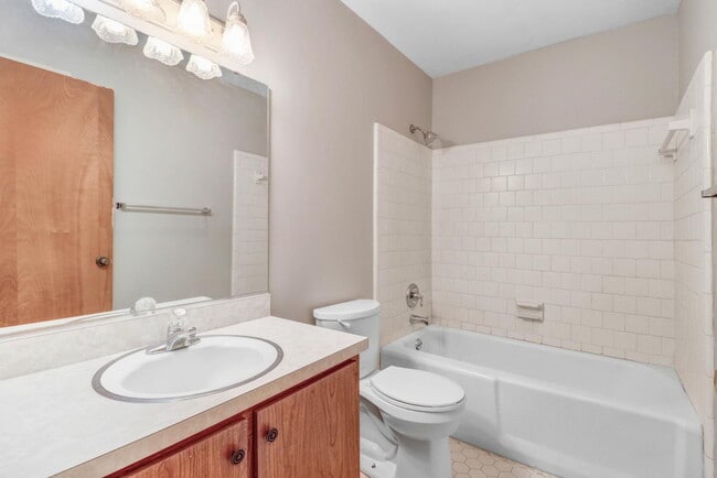 Building Photo - 2 BR | 1 BA Apartment - Scott Hills Apts in Goldsboro *Trash/Water/Lawn Care Included*