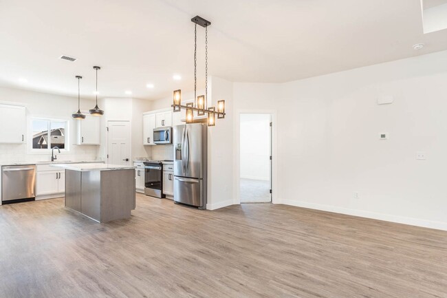Building Photo - Brand new 3 bed 2 bath Twin home in Tea