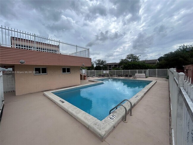 Building Photo - 8610 SW 156th Ct