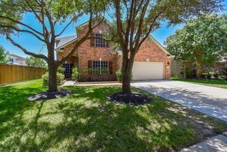 Building Photo - 16915 Locust Springs Dr