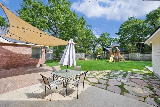 Building Photo - 13518 Via Chianti Ln