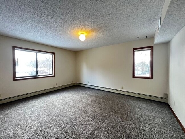 Building Photo - $1,250 | 2 Bedroom, 1 Bathroom Condo | Pet...