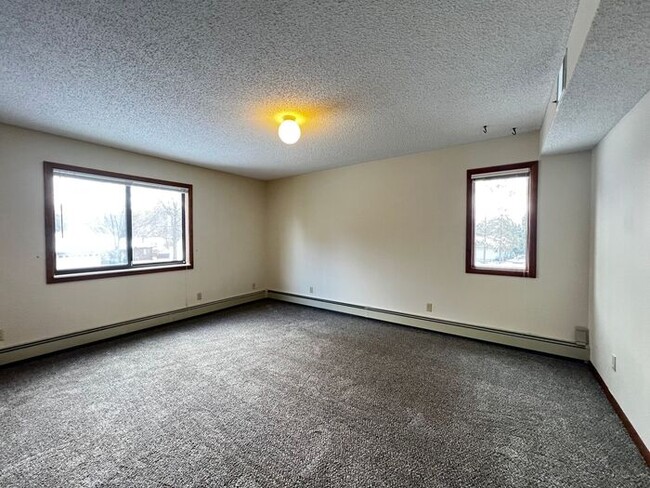 Building Photo - $1,300 | 2 Bedroom, 1 Bathroom Condo | Pet...