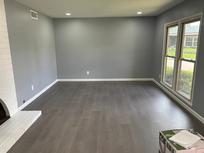 Building Photo - 1179 Lynhurst Way