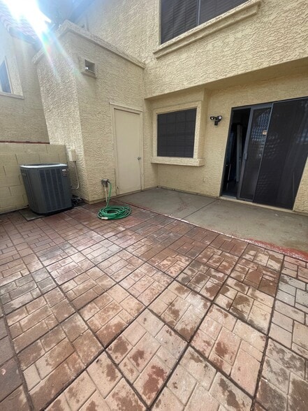Building Photo - 5704 E Aire Libre Ave