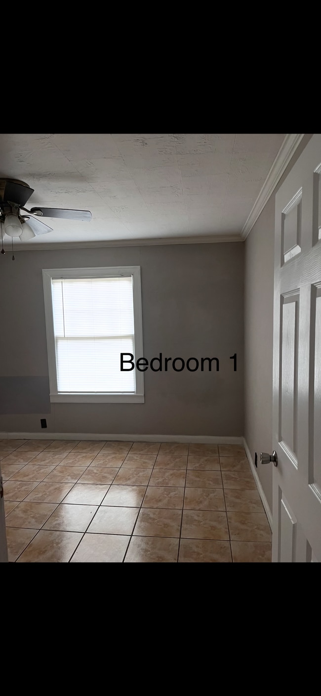 Building Photo - 2015 9th St