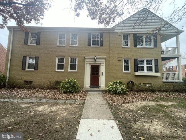 Building Photo - 6610 Potomac Ave