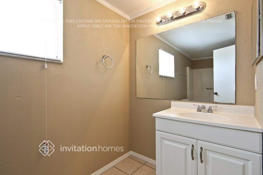 Building Photo - 10220 Wilcox Ct