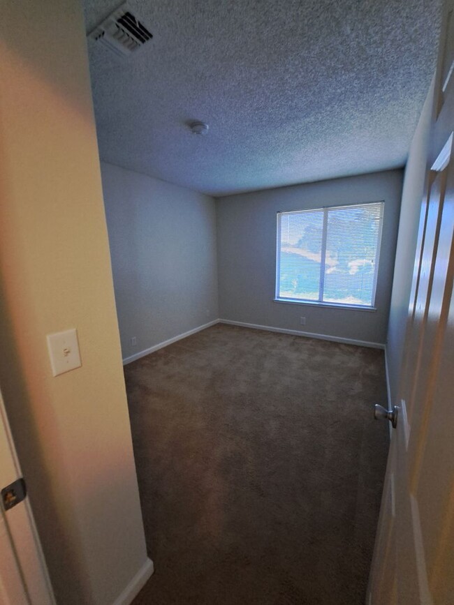 Building Photo - Living Large in North Vacaville - Rent inc...