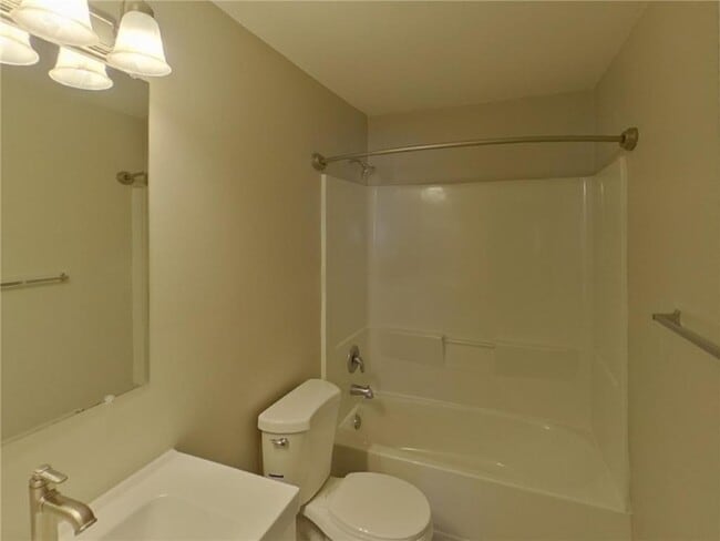 Building Photo - 16476 Jarrett Cir